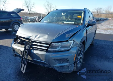 2019 Volkswagen Tiguan 2.0T Se/2.0T Sel/2.0T Sel R-Line/2.0T Sel R-Line Black z USA, uszkodzony, nr VIN 3VV3B7AX5KM154586